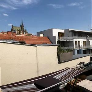 Апартаменты V Centru Mesta S Vyhledem Na Petra, A Parkovani, Брно